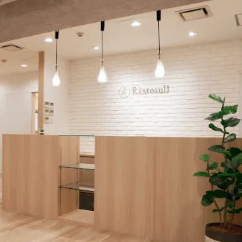 Rintosull 神戸3店舗のピラティスのレッスンを受ける前の受付
