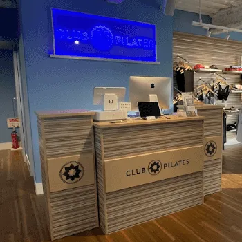 CLUB PILATES 久屋大通店のピラティスのレッスンを受ける前の受付