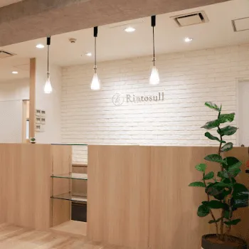 Rintosull 名古屋2店舗のピラティスのレッスンを受ける前の受付