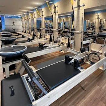 CLUB PILATES 大阪6店舗のピラティスのレッスンで使用するマシン