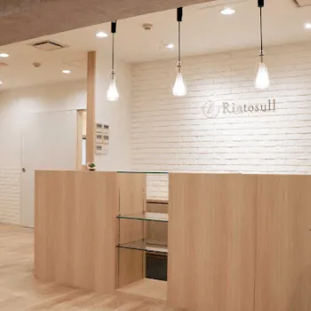 Rintosull 大阪21店舗のピラティスのレッスンを受ける前の受付