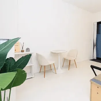 STUDIO IVY 大阪3店舗のピラティスのレッスンを受ける前のカウンセリングルーム
