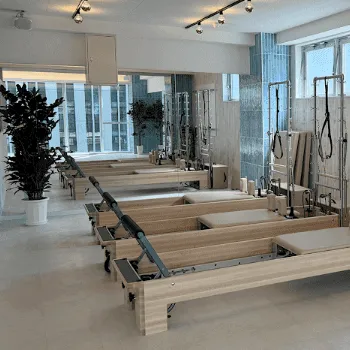 zen place pilates 大阪8店舗のピラティスのレッスンで使用するマシン
