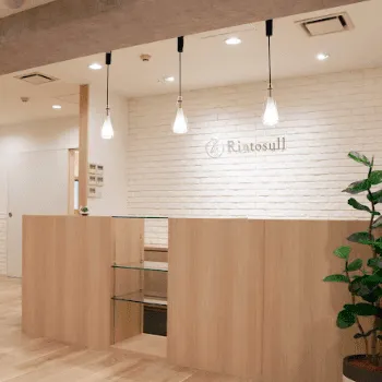 Rintosull 札幌南口店のピラティスのレッスンを受ける前の受付