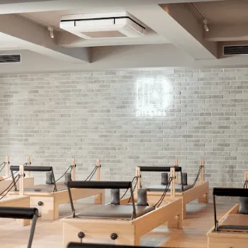 pilates K仙台PARCO2店のピラティスのレッスンを受けるレッスンルーム