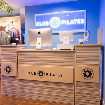 CLUB PILATES 東京31店舗のピラティスのレッスンを受ける前の受付