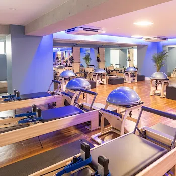 CLUB PILATES 東京31店舗のピラティスのレッスンを受けるトレーニングルーム