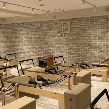 pilates K 東京15店舗のピラティスのレッスンを受けるトレーニングルーム