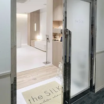 the SILK 東京23店舗の入り口