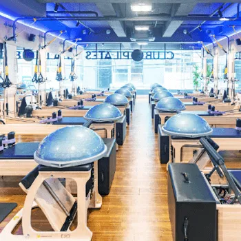 CLUB PILATES横浜店のピラティスのレッスンを受けるレッスンルーム