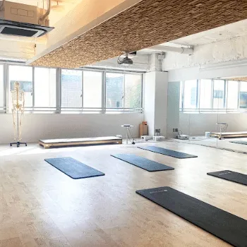 zen place pilates 北千住のピラティスのレッスンを受けるトレーニングルーム