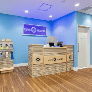 club Pilates 町屋のピラティスのレッスンを受ける前の受付