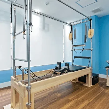 club Pilates 町屋のピラティスのレッスンを受けるトレーニング器具