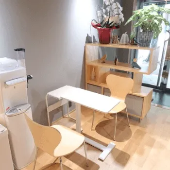 ELEMENTピラティス 日暮里店のピラティスのレッスンを受ける前のカウンセリングルーム