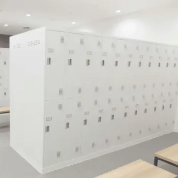 Rintosull 日暮里店のピラティスのレッスンを受ける前のロッカールーム