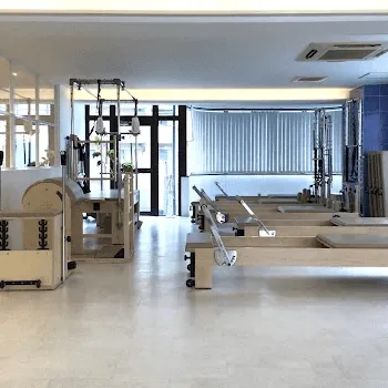 zen place pilates 荒川区付近1店舗のピラティスのレッスンを受けるトレーニングルーム