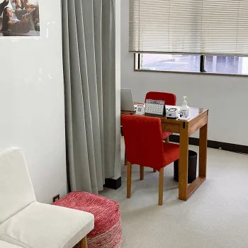 zen place pilates 神保町のピラティスのレッスンを受ける前のカウンセリングルーム