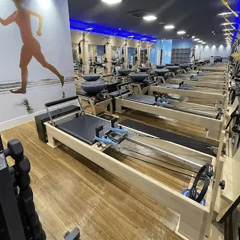 club Pilates 西葛西のピラティスのレッスンを受けるトレーニング器具