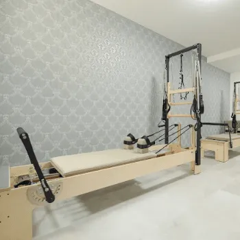 Pilates Mee 江戸川区2店舗のピラティスのレッスンを受けるトレーニング器具