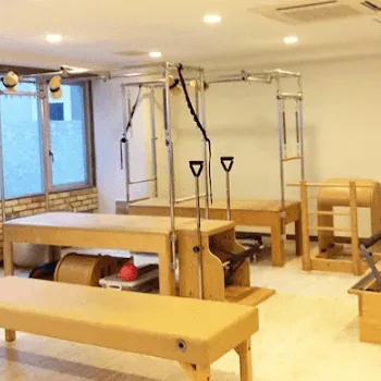 zen place pilates 西葛西のピラティスのレッスンを受けるトレーニングルーム