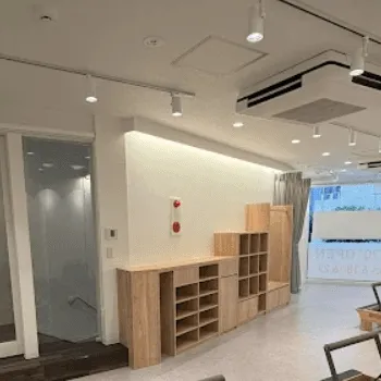 Pilates Mirror 板橋区2店舗のピラティスのレッスンを受ける前のロッカールーム