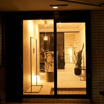 nu pilatesstudio 葛飾区2店舗のピラティスのレッスンを受ける店舗の入口