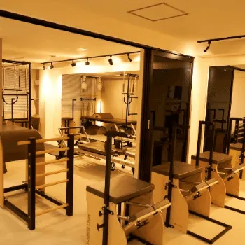 nu pilatesstudio 葛飾区2店舗のピラティスのレッスンを受けるトレーニングルーム