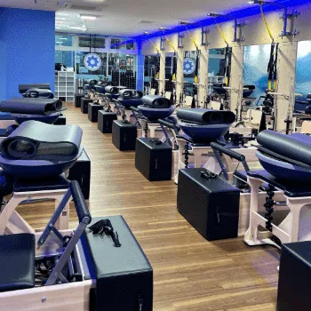 club Pilates 赤羽のピラティスのレッスンを受けるトレーニングルーム