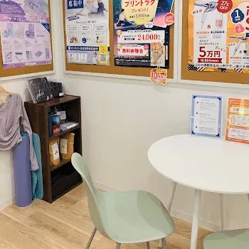 Rintosull 北区3店舗のピラティスのレッスンを受ける前のカウンセリングルーム