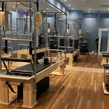club Pilates 江東区4店舗のピラティスのレッスンを受けるトレーニングルーム