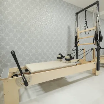 Pilates Mee 江東区2店舗のピラティスのレッスンを受けるトレーニング器具