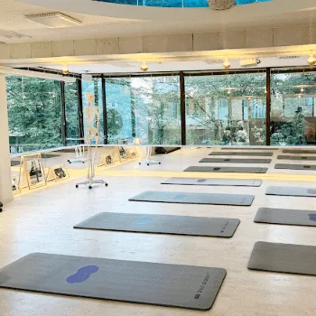 zen place pilates 中野のピラティスのレッスンを受けるトレーニングルーム