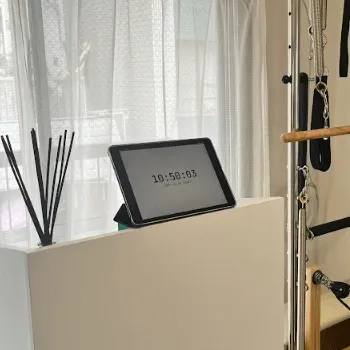 Pilates Mee 練馬区3店舗のピラティスのレッスンを受ける前の受付