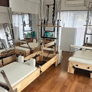 Pilates Mee 練馬区3店舗のピラティスのレッスンを受けるトレーニングルーム
