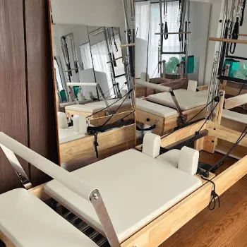 Pilates Mee 練馬区3店舗のピラティスのレッスンを受けるトレーニング器具