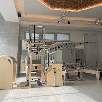 zen place pilates 練馬区2店舗のピラティスのレッスンを受けるトレーニングルーム