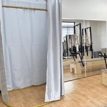 Pilates Mee 世田谷区2店舗のピラティスのレッスンを受ける前の更衣室