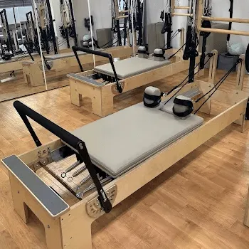 Pilates Mee 世田谷区2店舗のピラティスのレッスンを受けるトレーニング器具