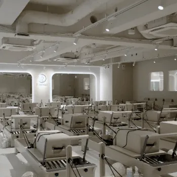 Rintosull 世田谷区4店舗のピラティスのレッスンを受けるトレーニングルーム