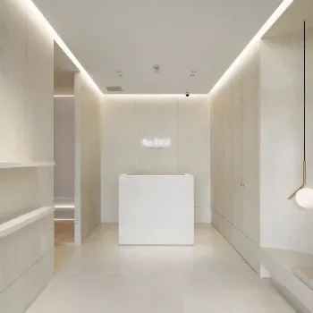 the SILK 二子玉川店のピラティスのレッスンを受ける前の受付