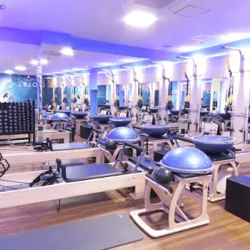 club Pilates 渋谷区3店舗のピラティスのレッスンを受けるトレーニングルーム