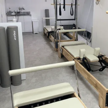Pilates Mee 渋谷区2店舗のピラティスのレッスンを受けるトレーニングルーム