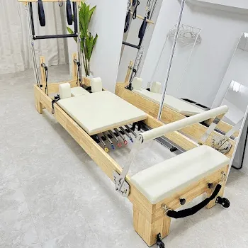 Pilates Mee 渋谷区2店舗のピラティスのレッスンを受けるトレーニング器具