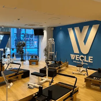 WECLE 阿佐ヶ谷店のピラティスのレッスンを受けるトレーニングルーム
