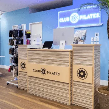 club Pilates 浅草吾妻橋のピラティスのレッスンを受ける前の受付
