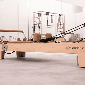 Pilates KASANE MEGAドン・キホーテUNY岐阜店のピラティスのトレーニングを受けるトレーニング器具