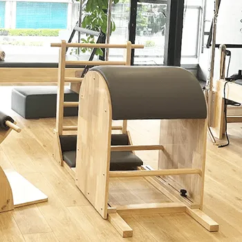 La pilates 広島3店舗のピラティスのトレーニングを受けるトレーニング器具