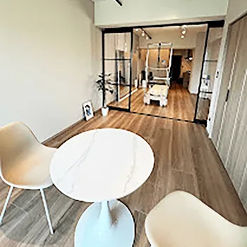 STUDIO IVY 広島2店舗のピラティスのトレーニングを受ける前の待合室