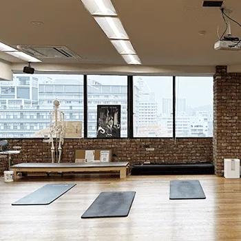 zen place pilates 広島のピラティスのトレーニングを受けるトレーニングルーム