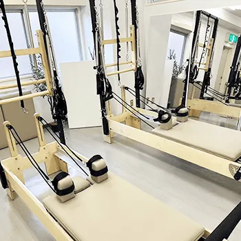 Pilates Mee 川口店のピラティスのトレーニングを受けるトレーニングルーム